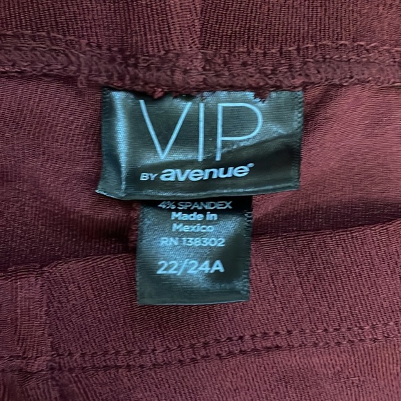 NWT VIP by Avenue burgundy stretchy travel wide leg pants size 22/24A - Picture 3 of 4